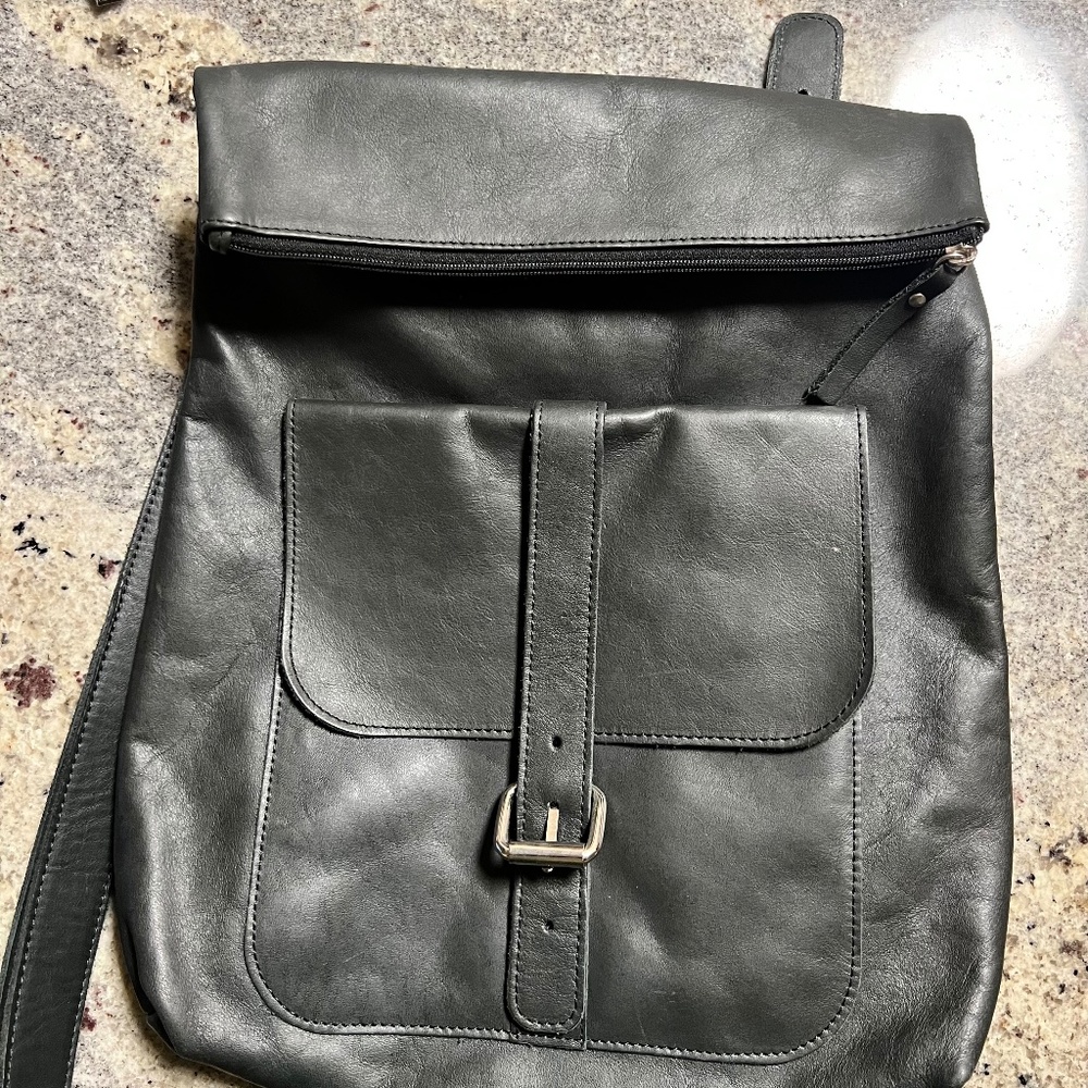 100% Leather Purse/Backpack